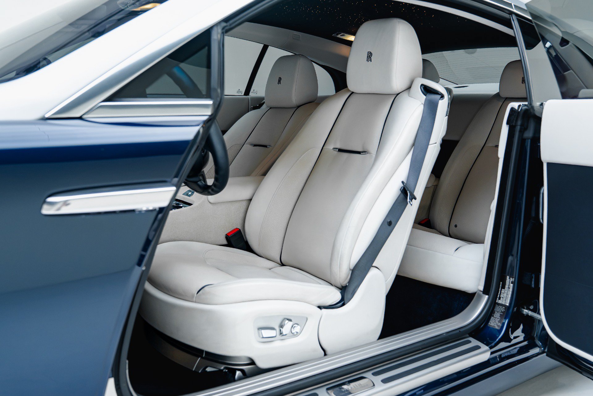 Used 2014 Rolls-Royce Wraith RWD image 4