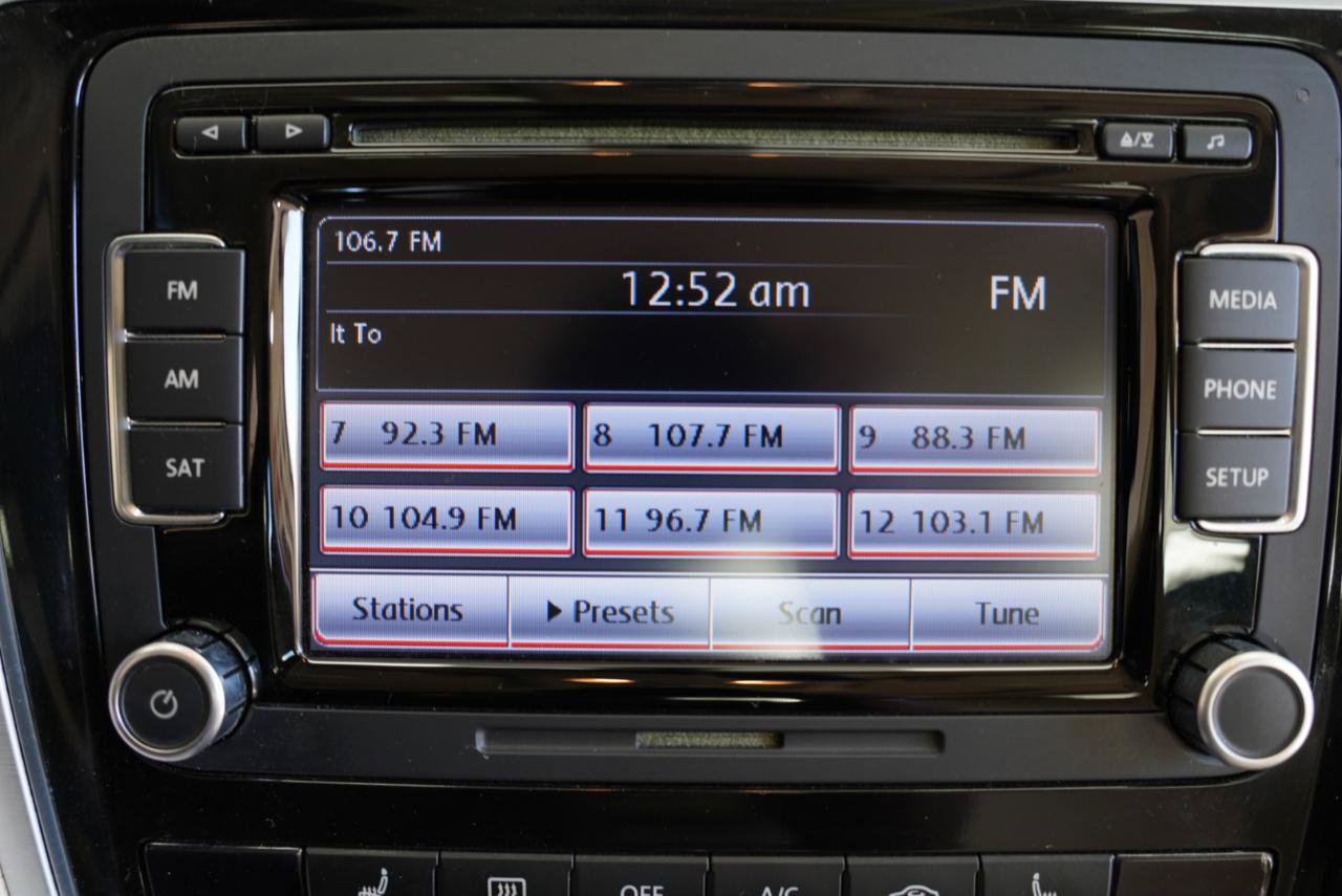 Used 2013 Volkswagen Passat TDI SE FWD image 21