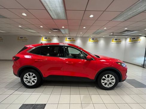Used 2024 Ford Escape Active w/ Tech Pack #2 AWD/4WD image 3