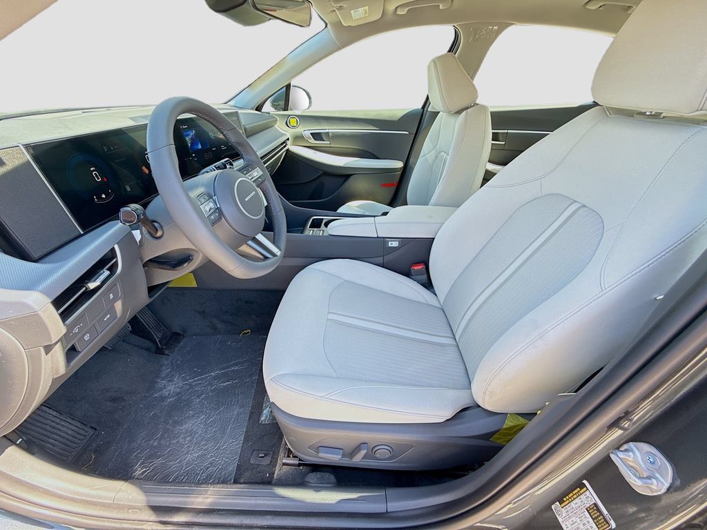 Used 2026 Hyundai Sonata SEL FWD image 14