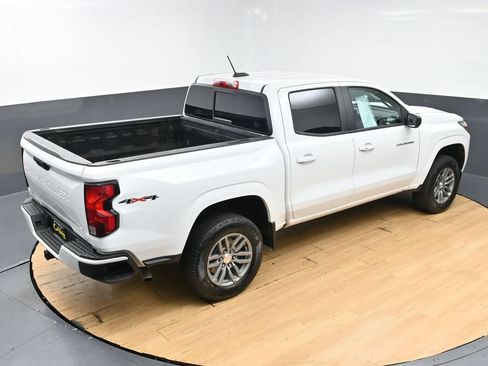 Used 2024 Chevrolet Colorado LT w/ LT Convenience Package AWD/4WD image 43
