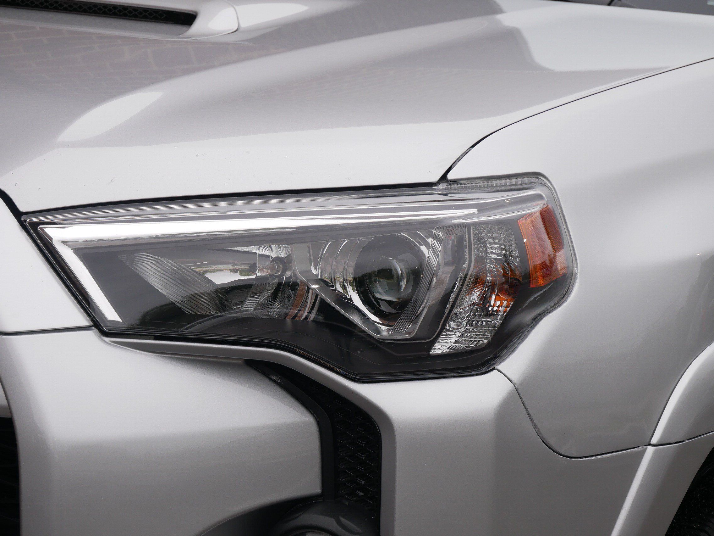 Used 2021 Toyota 4Runner TRD Off-Road AWD/4WD image 5
