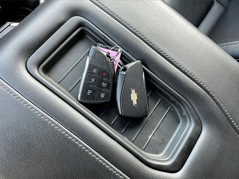 Used 2023 Chevrolet Tahoe Z71 w/ Luxury Package image 36