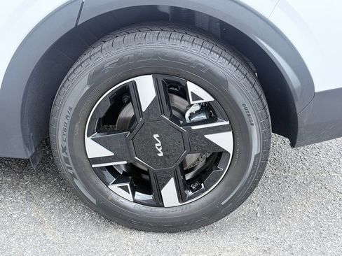 Used 2026 Kia Sportage LX FWD image 32