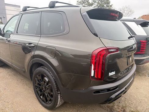 Used 2022 Kia Telluride EX w/ EX Premium Package image 8