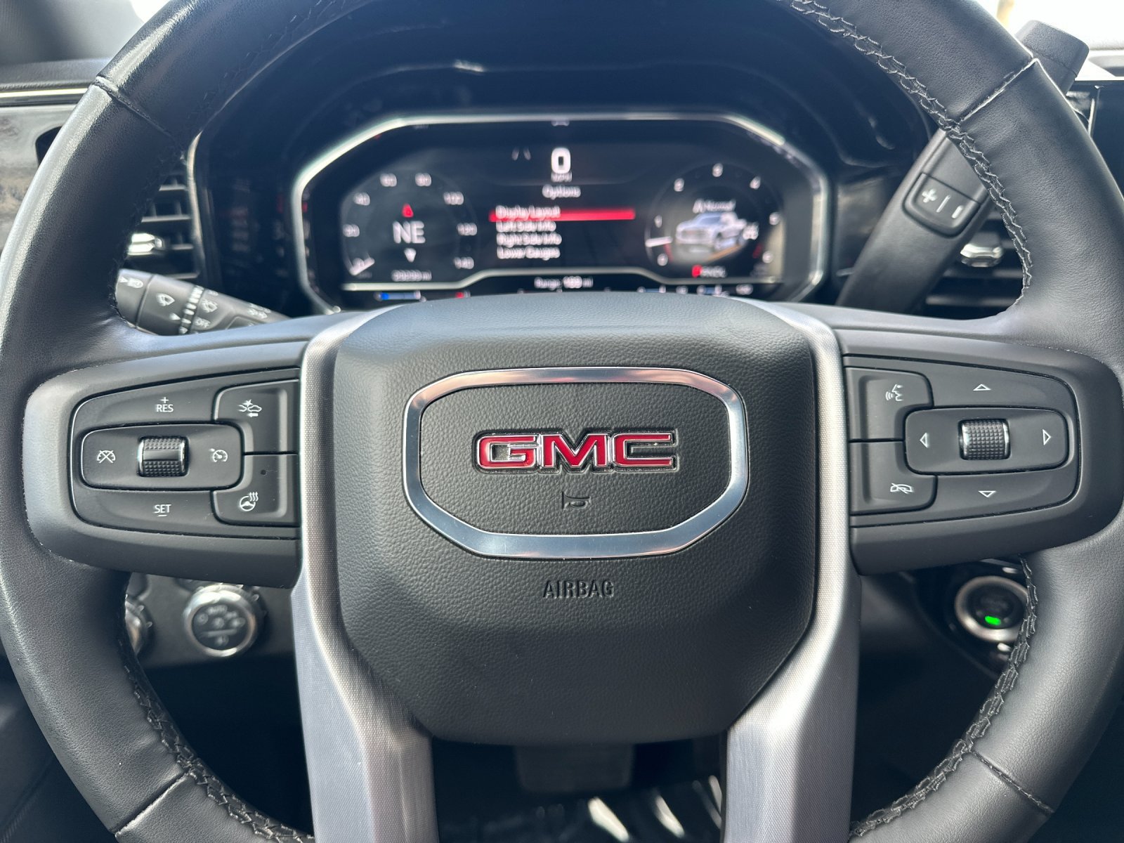 Used 2025 GMC Sierra 1500 SLT AWD/4WD image 25