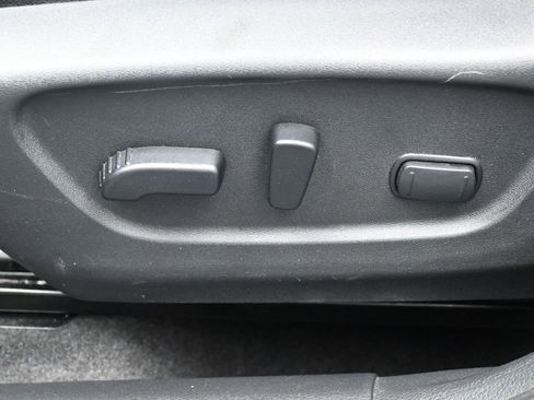 Used 2019 Nissan Rogue SL w/ Premium Package image 10