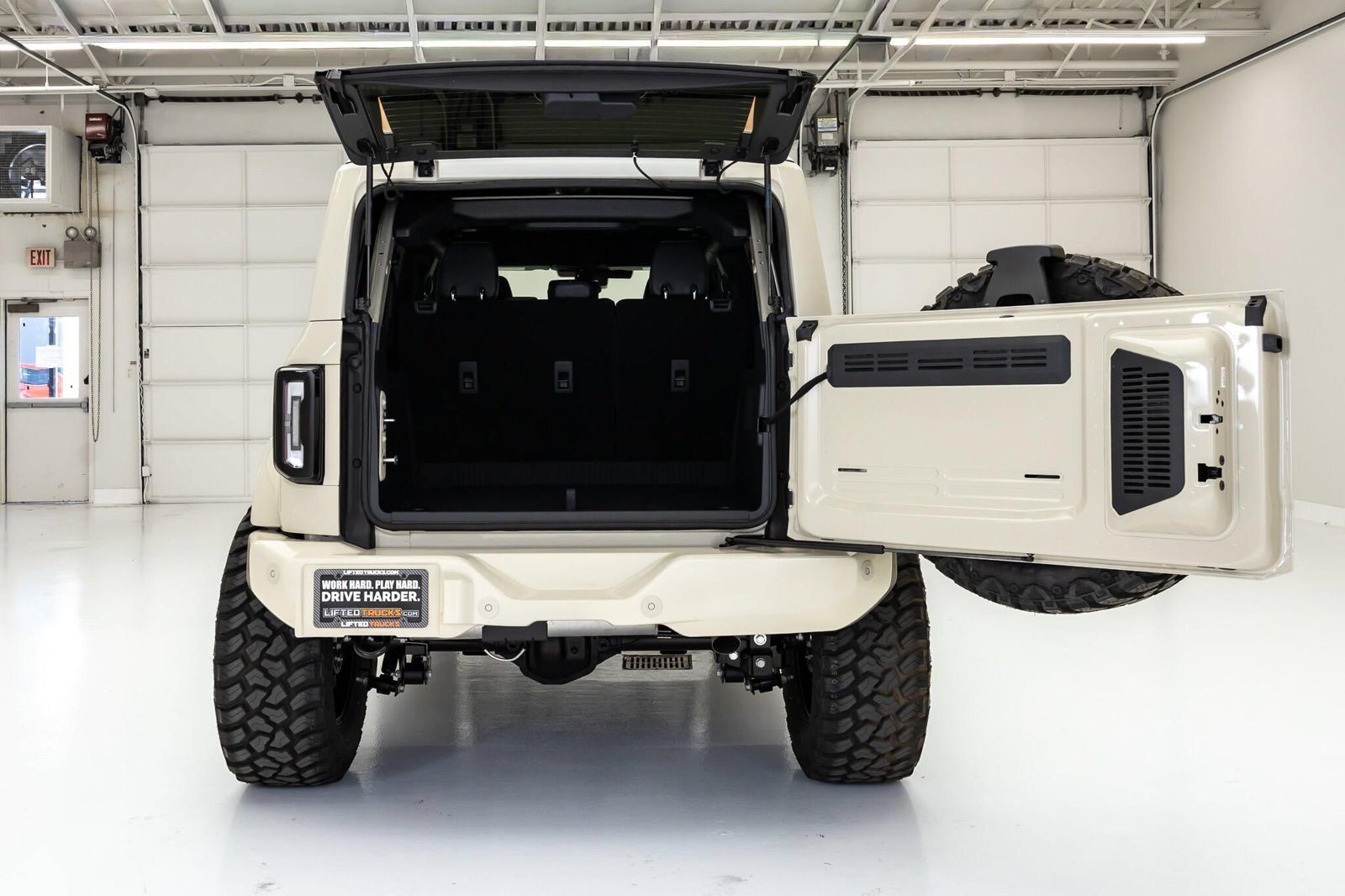 Used 2026 Ford Bronco Outer Banks AWD/4WD image 8