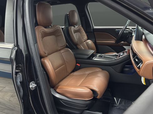 Used 2023 Lincoln Aviator Grand Touring w/ Equipment Group 301A AWD/4WD image 23
