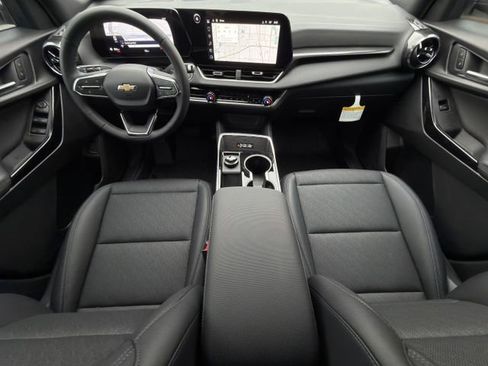 New 2026 Chevrolet Equinox LT w/ Convenience Package II FWD image 9