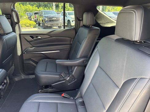 Used 2026 Chevrolet Traverse LT w/ Driver Confidence Package FWD image 11