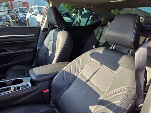 Used 2024 Nissan Altima 2.0 SR FWD image 11
