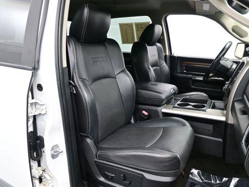 Used 2015 RAM 1500 Laramie image 13