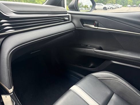 Used 2025 Toyota Camry SE FWD image 17
