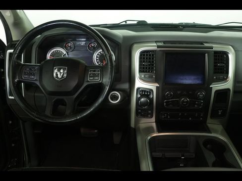 Used 2019 RAM 1500 Big Horn AWD/4WD image 3