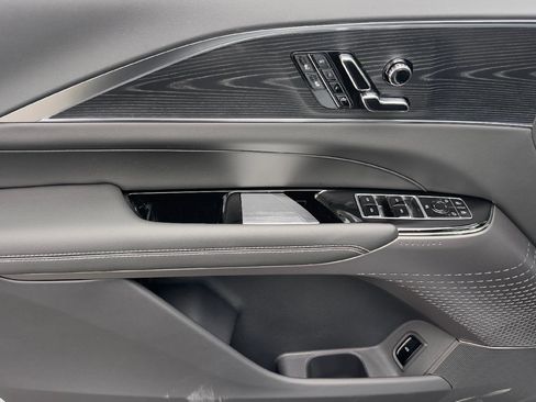 New 2026 Cadillac Lyriq Luxury image 10