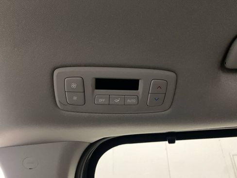 Used 2024 Kia Carnival EX FWD image 28