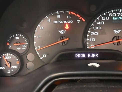 Used 2002 Chevrolet Corvette Convertible w/ Preferred Equipment Group2 RWD image 12