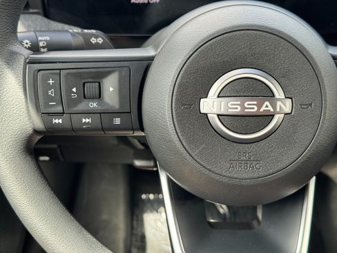 Used 2025 Nissan Kicks SV w/ SV Premium Package FWD image 19