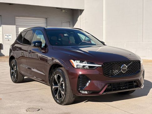 Used 2026 Volvo XC60 B5 Core w/ Climate Package image 6