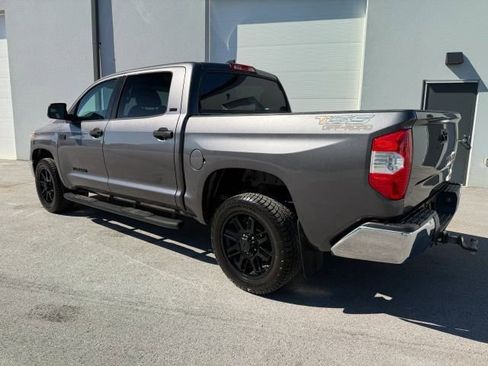 Used 2021 Toyota Tundra SR5 w/ SR5 Upgrade Package AWD/4WD image 4