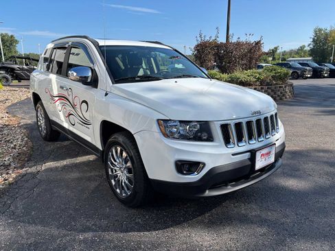 Used 2017 Jeep Compass High Altitude AWD/4WD image 10