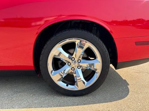 Used 2014 Dodge Challenger SXT Plus RWD image 12