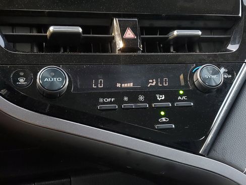 Used 2024 Toyota Camry SE image 25