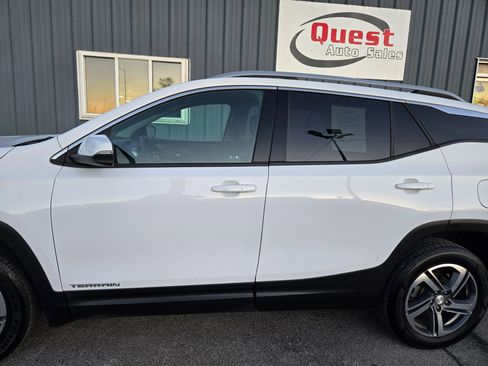 Used 2020 GMC Terrain SLT image 3