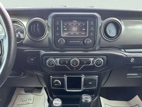 Used 2018 Jeep Wrangler Unlimited Sport AWD/4WD image 27