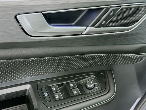 Used 2025 Volkswagen Atlas Cross Sport SE FWD image 15