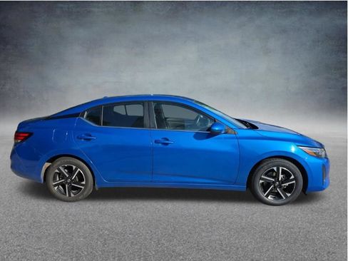 Used 2025 Nissan Sentra SV FWD image 11