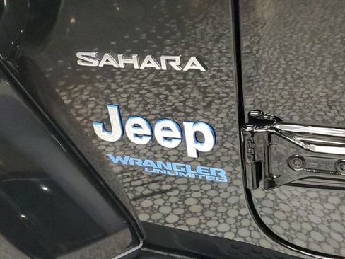 Used 2021 Jeep Wrangler Unlimited Sahara w/ Cold Weather Group image 8