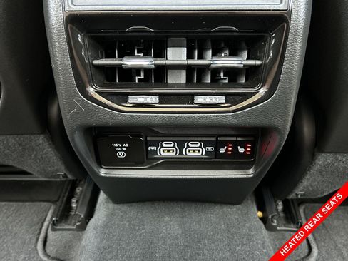 Used 2023 Jeep Grand Cherokee Limited w/ Black Appearance Package AWD/4WD image 8