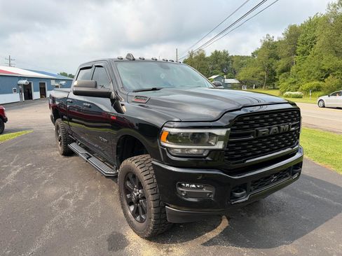 Used 2022 RAM 2500 Big Horn w/ Level C Equiment Group AWD/4WD image 3