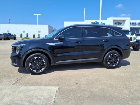 Used 2025 Kia Sorento S AWD/4WD image 2