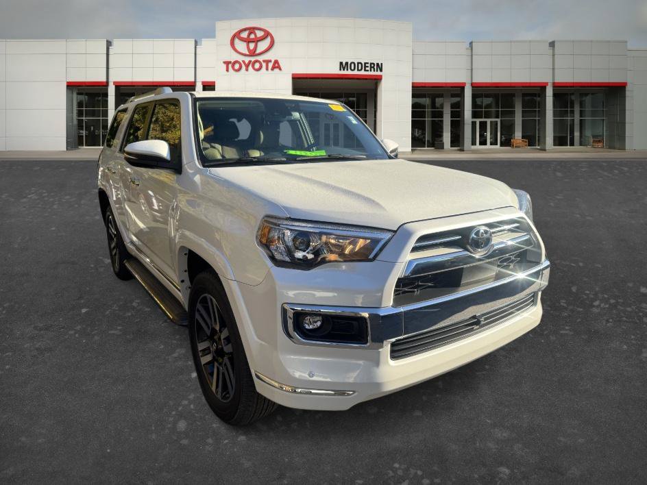Used 2016 Toyota 4Runner Limited AWD/4WD image 3