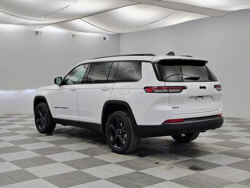 New 2025 Jeep Grand Cherokee L Altitude image 8