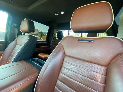 Used 2024 GMC Sierra 2500 Denali Ultimate w/ Max Trailering Package AWD/4WD image 5