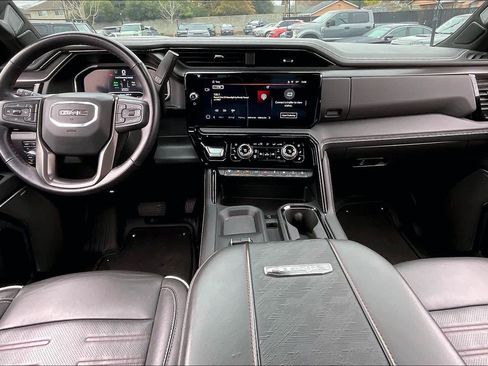 Used 2024 GMC Sierra 2500 AT4X image 17