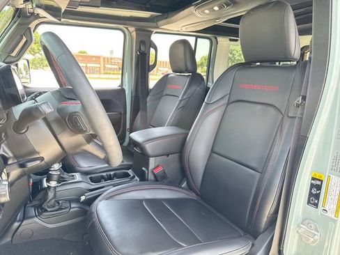 Used 2024 Jeep Wrangler Unlimited Rubicon AWD/4WD image 11