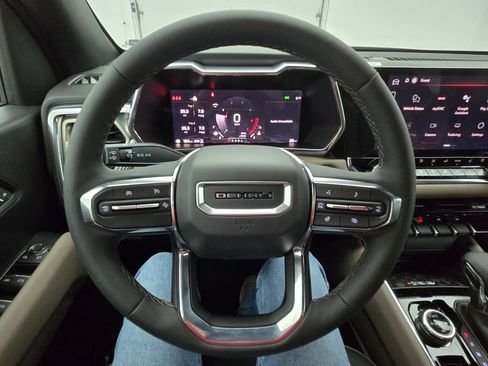 New 2026 GMC Canyon Denali w/ LPO, Denali Black Edition image 24