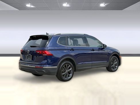 Used 2022 Volkswagen Tiguan SE AWD/4WD image 9