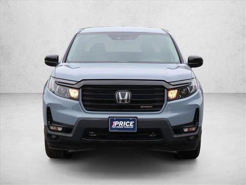 Used 2023 Honda Ridgeline Sport image 2