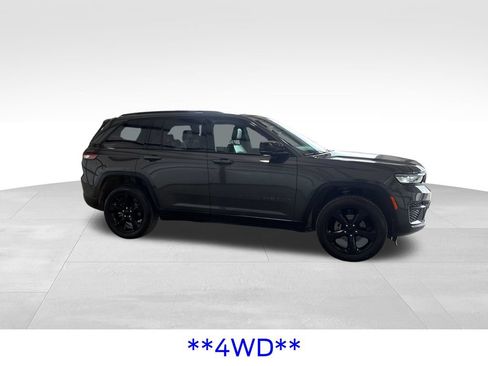Used 2024 Jeep Grand Cherokee Altitude AWD/4WD image 9