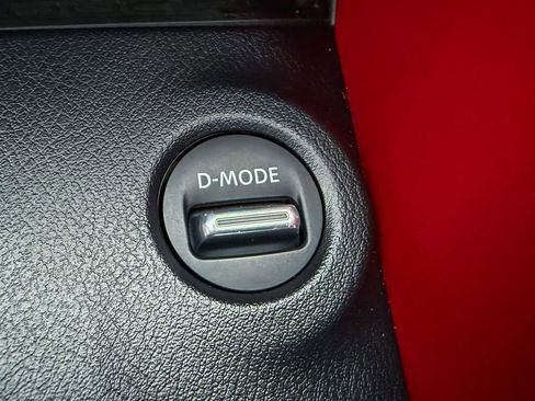 Certified 2024 Nissan Z Performance w/ Floor Mat Package RWD image 36