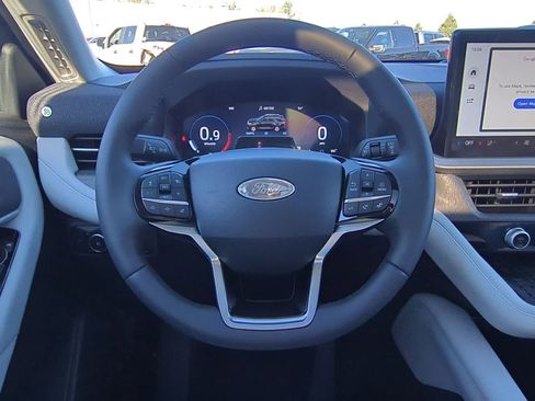 Used 2025 Ford Explorer Platinum w/ LUX Leather Package AWD/4WD image 24