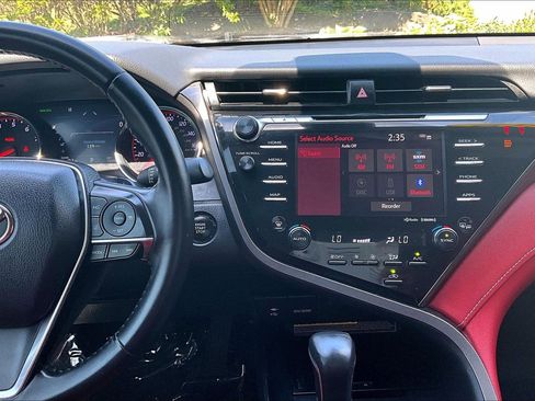 Used 2019 Toyota Camry XSE FWD image 6