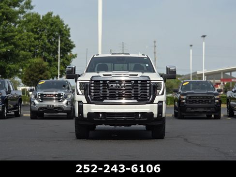 Used 2024 GMC Sierra 2500 Denali Ultimate AWD/4WD image 2