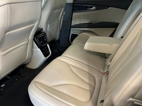 Certified 2019 Lincoln Nautilus Reserve AWD/4WD image 12